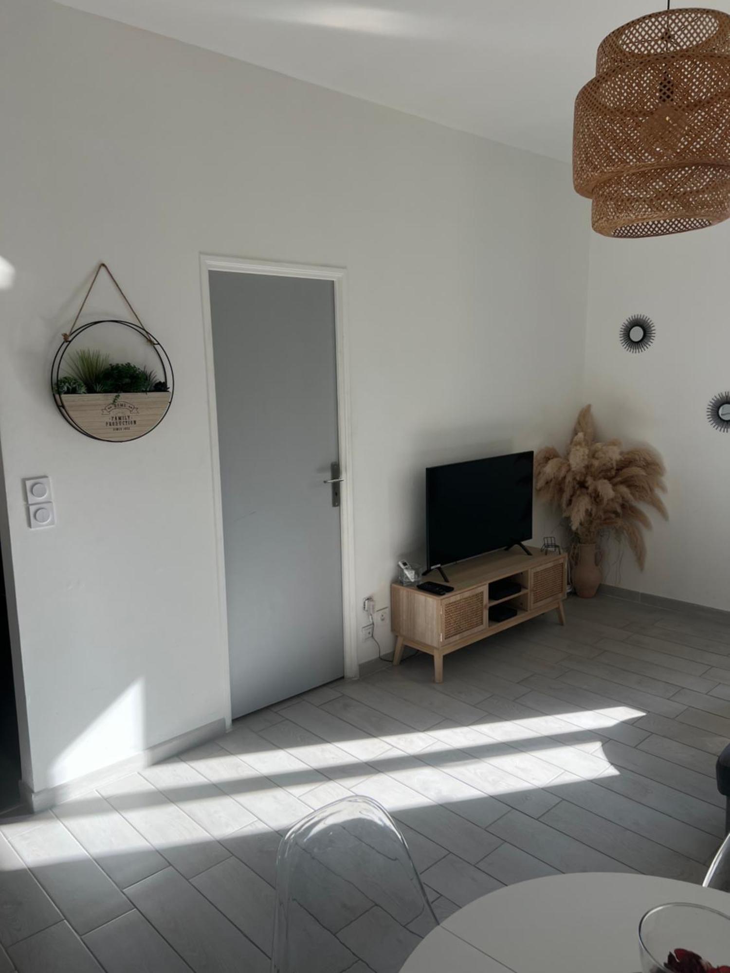 Grand T2 Climatise A 5 Min De La Gare St-Charles - Vieux Port Apartment Marseille Ngoại thất bức ảnh